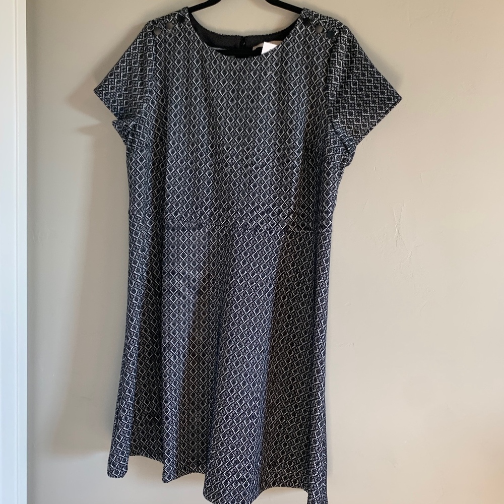 Loft Black & White short sleeve dress size 16
